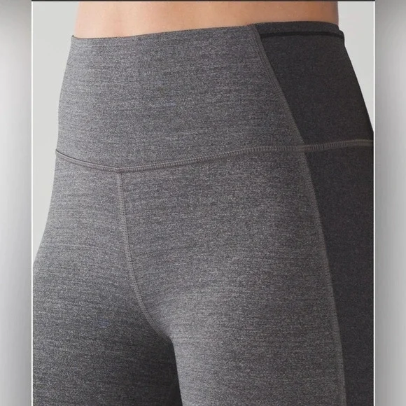 ! Lululemon Grey Featherlight Tight Leggings in Heathered Black SZ 6